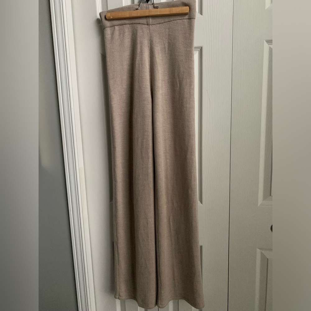 MaxMara Leisure 100 % Wool Knitwear Pants (14 inch waist)